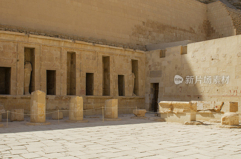 位于Deir el-Bahri的Hatshepsut殡仪馆